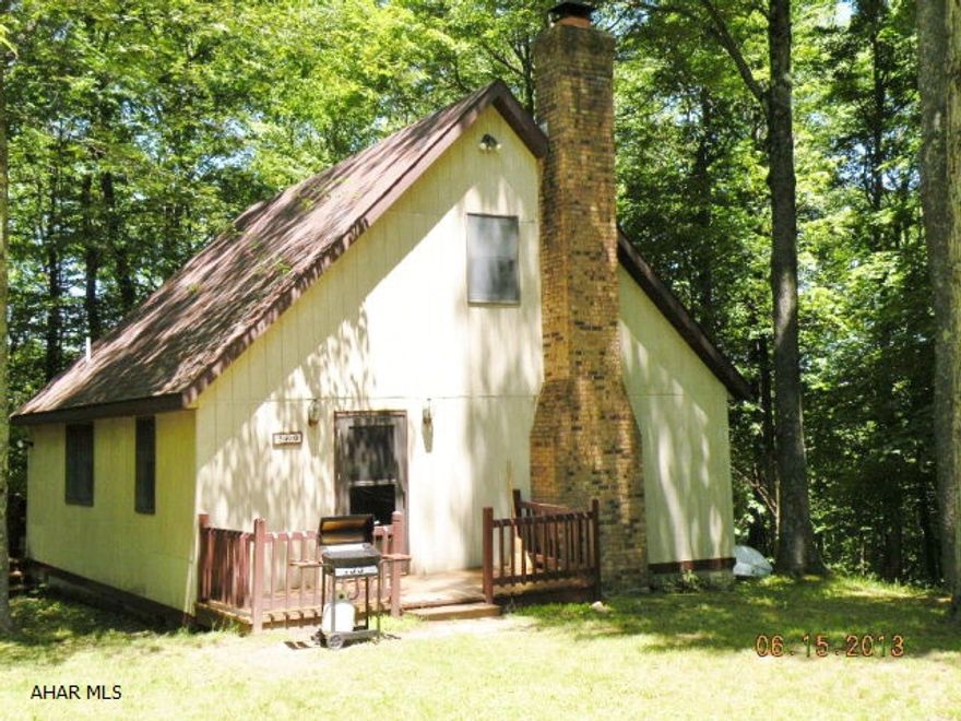 Nice 3 bedroom cottage on a secluded street, attractive fireplace in LR., Nice deck on the back, gazebo, & shed. Minutes from Prince Gallitzin State Park