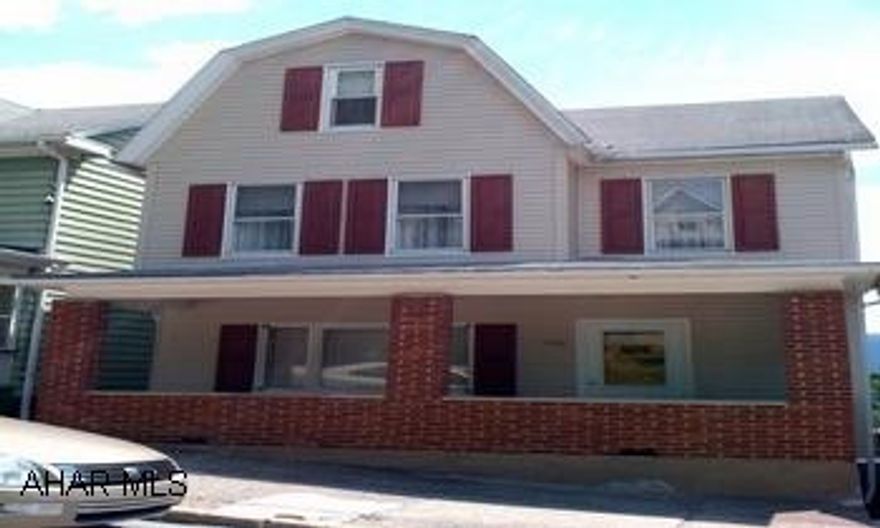 NICE 2 STORY-WELL TAKEN CARE OF-UPDATES!-RECENTLY SIDED-NICE BIG EAT-IN KITCHEN-1ST FLOOR LAUNDRY-$52,000. 935-8252 NICE 2 STORY-WELL TAKEN CARE OF-UPDATES!-RECENTLY SIDED-NICE BIG EAT-IN KITCHEN-1ST FLOOR LAUNDRY-$52,000. 935-8252