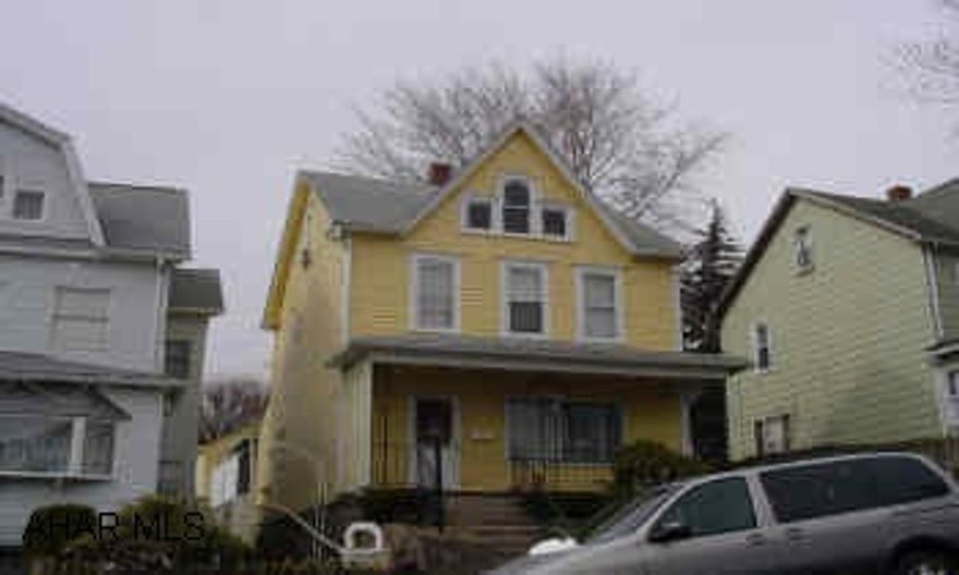 3- bedrooms, 1 bath, Formal Dining Room, Living Room, Kitchen, Cosed in back Porch, (Mud Room), Screened in Patio, Partially Finished 3rd Floor, 30x115 Fenced Yard, Detached Garage. 3- bedrooms, 1 bath, Formal Dining Room, Living Room, Kitchen, Cosed in back Porch, (Mud Room), Screened in Patio, Partially Finished 3rd Floor, 30x115 Fenced Yard, Detached Garage.