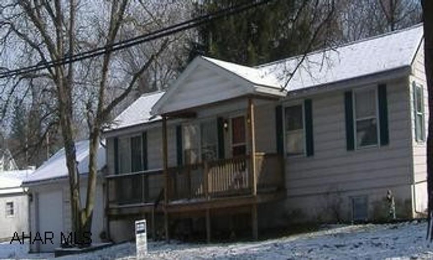 1978 MODULAR 24X 52...3 BED...1.5 BATH ..DINING ROOM , LIVING ROOM, KITCHEN ,BREEZEWAY W/ 1ST FLOOR LAUNDRY,COVERED FRONT AND BACK DECK , 2CAR ATTACHED  AND A SHED ON OWNED LOT AS IS WHERE IS....1978 MODULAR 24 X52 W/LOT 138 X83  CALL CHRISITNE 937-5978