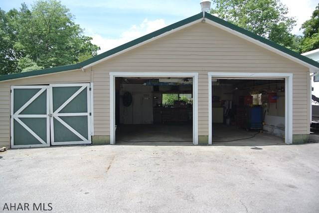 Lower Brush Mountain Road - Residential