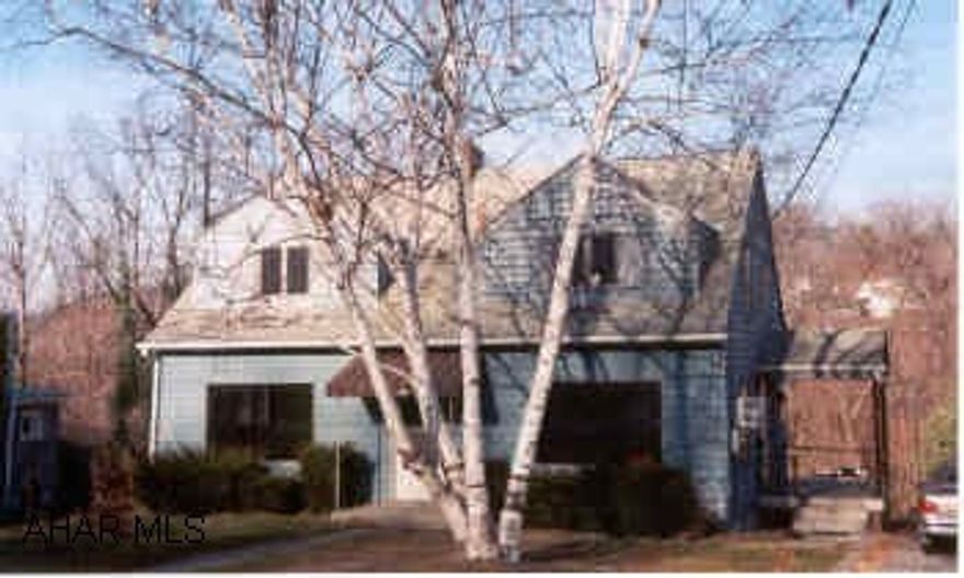 Rt 26 to Rt 913 into Saxton; R at light; go 2 block, turn R home on R.  Needs TLC J-530 RT 26 to Rt 913 into Saxton; R at light; go 2 block, turn R home on R. Needs TLC J-530. "OPEN HOUSE April 6 1:00 pm - 3:00 pm."