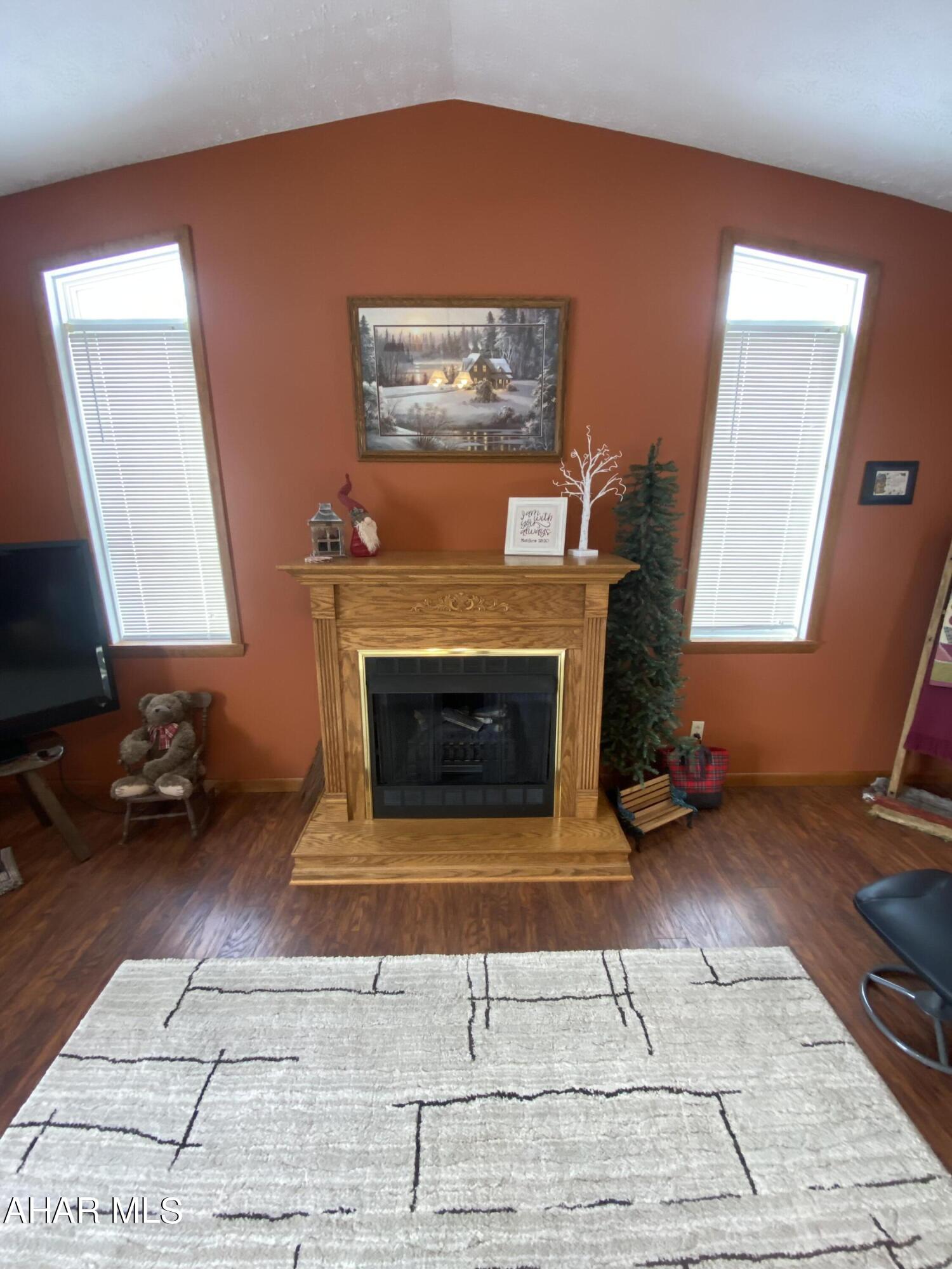 Foot of Ten - Residential