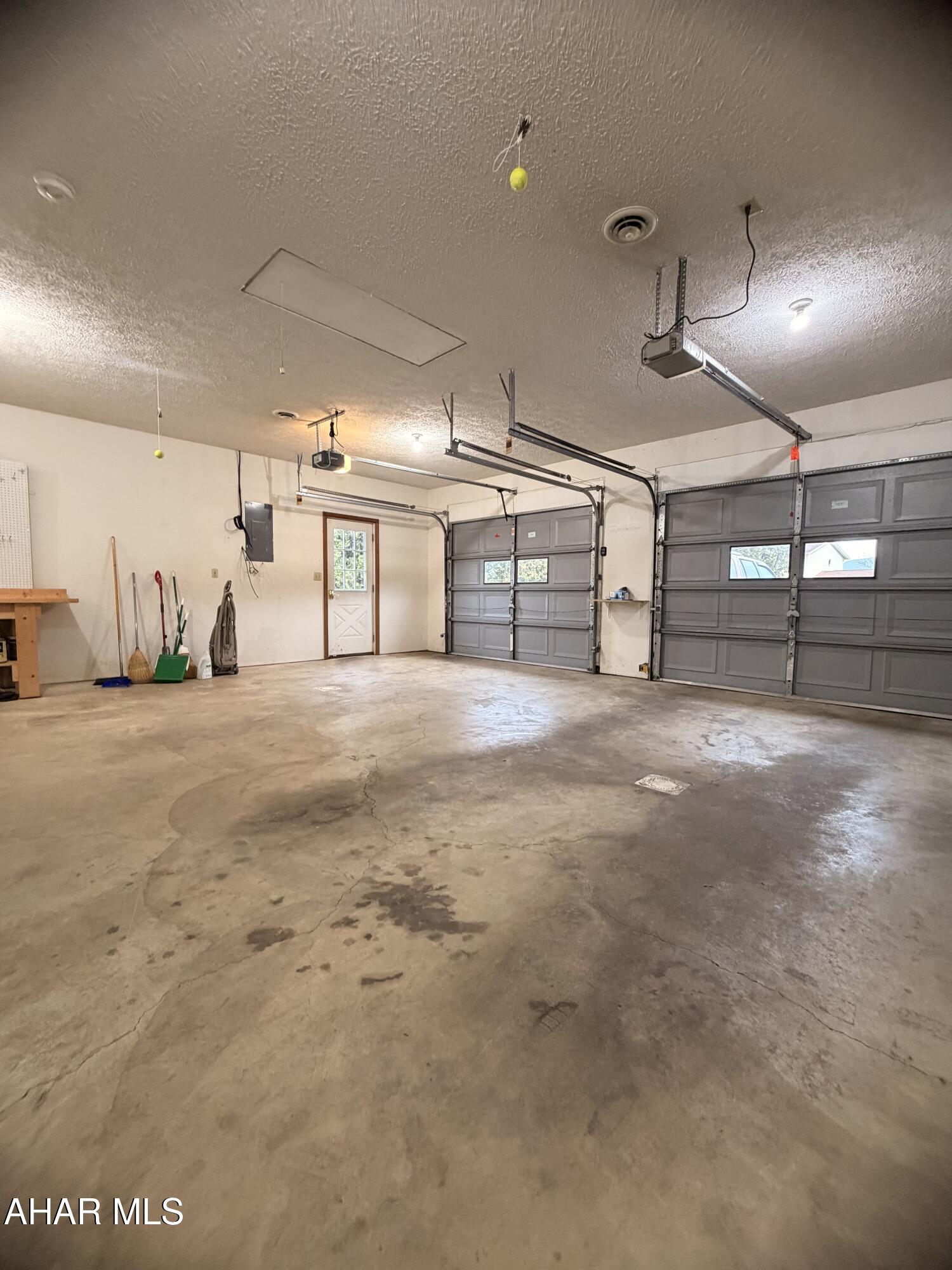 Rolling Hills - Residential