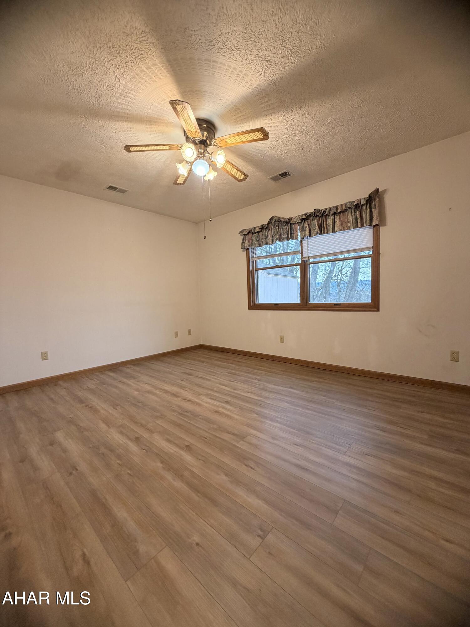 Rolling Hills - Residential