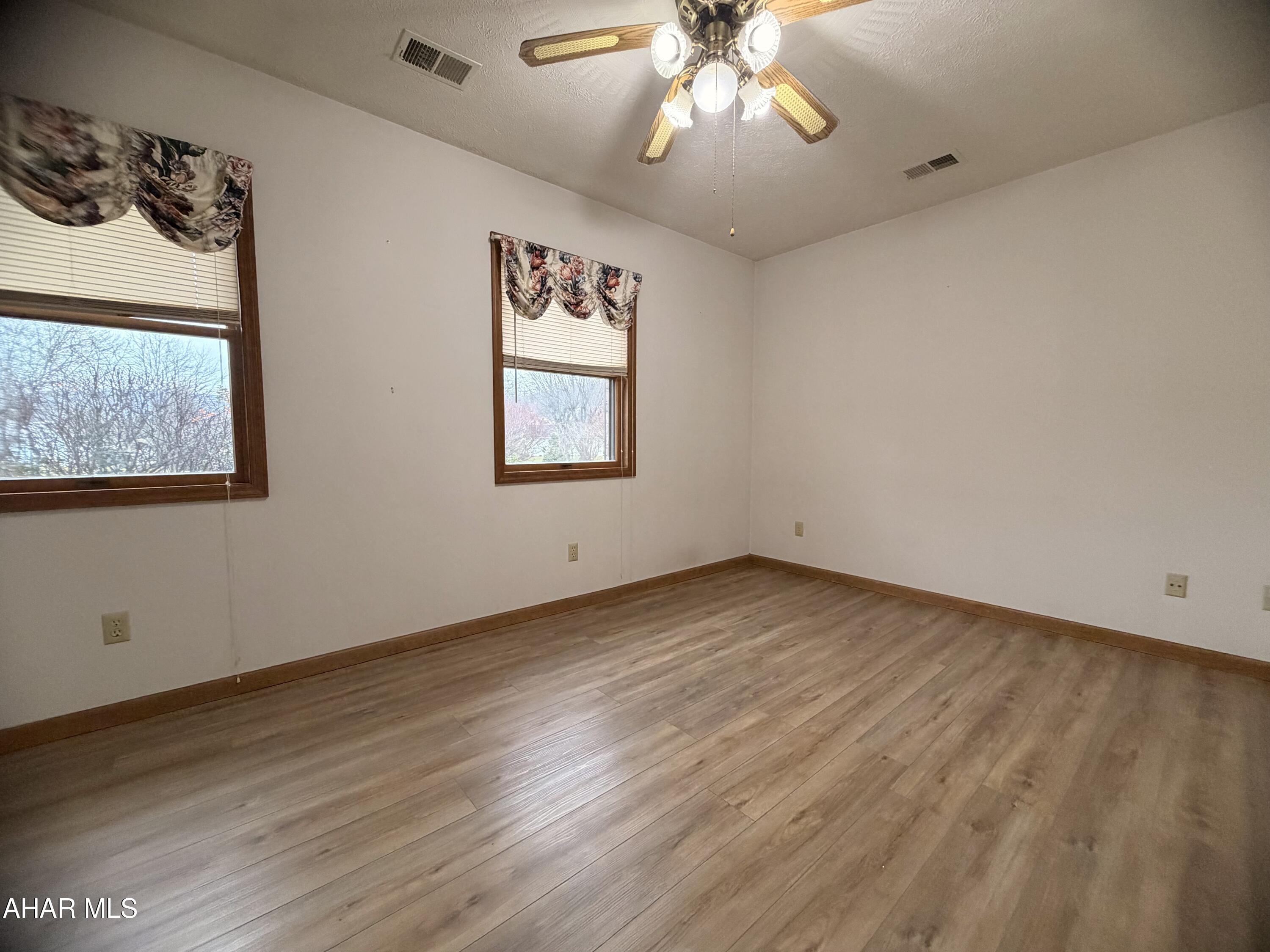 Rolling Hills - Residential