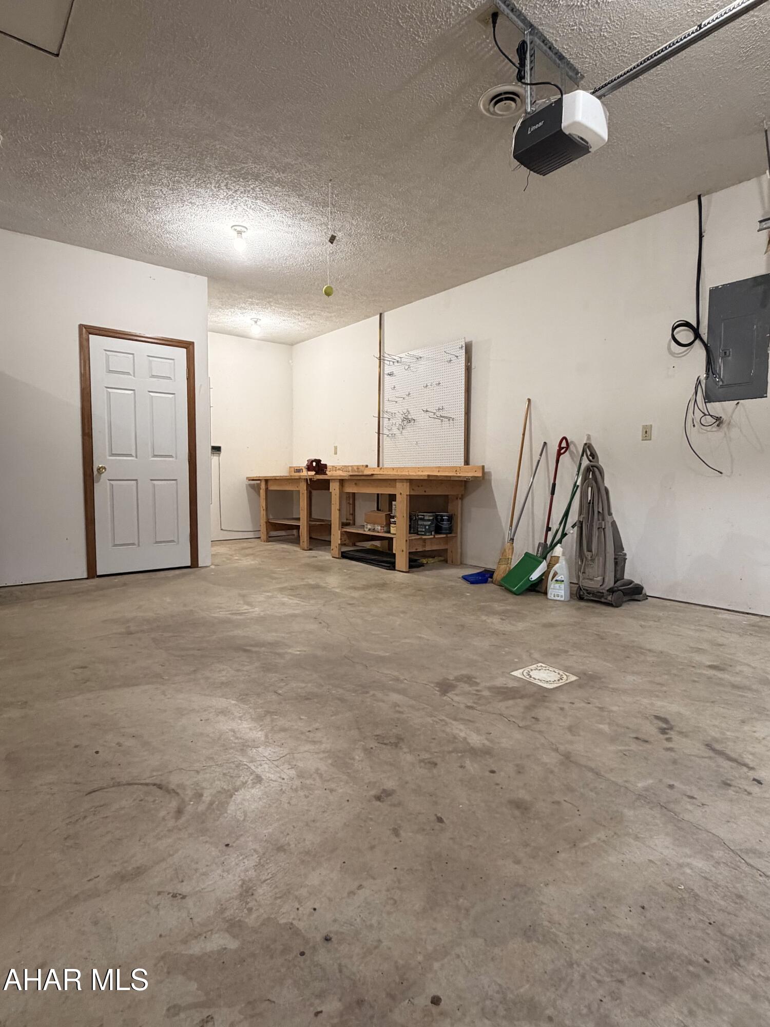 Rolling Hills - Residential