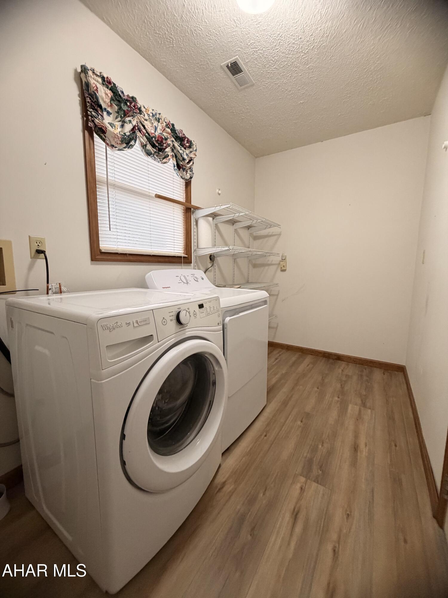 Rolling Hills - Residential