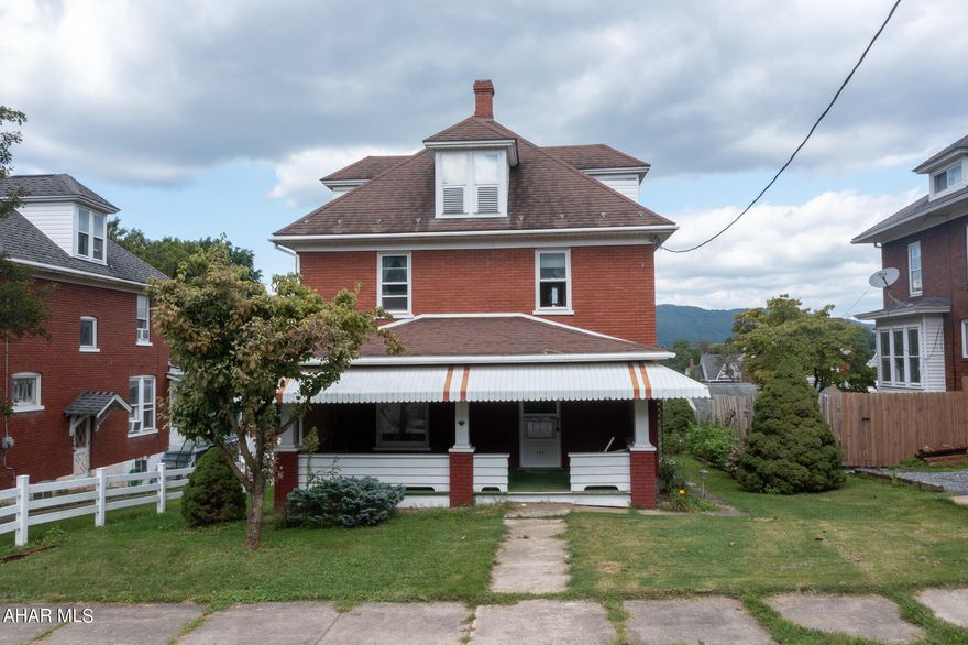 Are you ready to turn a house into your dream home? Look no further than this charming 3-bedroom, 1.5-bath gem in the heart of Roaring Spring. This is your opportunity to create the perfect living space by adding your personal touch and modern updates. Nestled in the a quiet neighborhood, you'll enjoy a peaceful suburban lifestyle while having convenient access to local amenities, schools, parks, and more. With a detached garage around back you won't have to worry about parking! You don't want to miss this one!