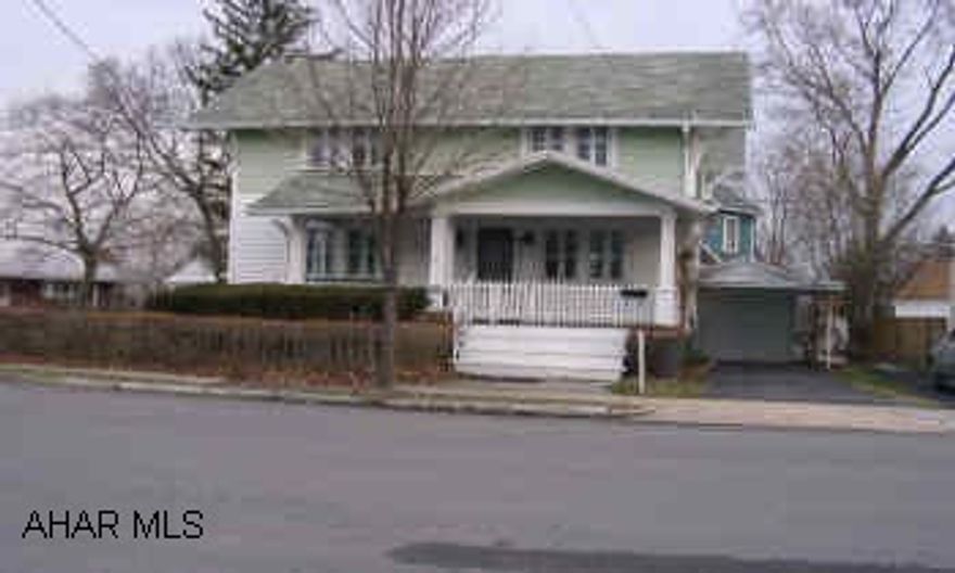 Cute 3 bedroom  cape cod in Hollidaysburg with country charm.  1 car garage, off street parking and fenced yard.  For a video tour of this property email shari at sharidrexler@hotmail.com . for more detailed information call 1-800-441-9864 and enter rec. # 1071