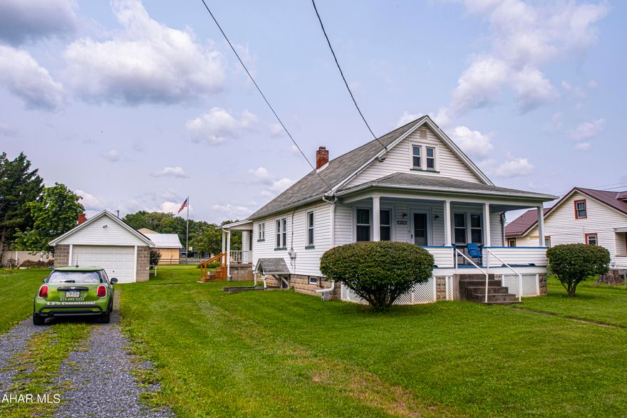 Newly updated ranch style home in the Spring cove school district. This home features 2 bedrooms and a full bath,first floor laundry and a bonus room. Spacious kitchen and living room. A garage with a workshop attached. This is a must see. Schedule your tour.