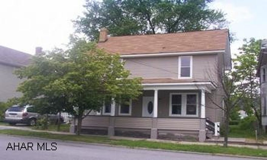 Gorgeous home-new carpet, ceramic tile, hardwood floors, eat-in kitchen with birch cabinets, first floor laundry, first floor bedroom with 1/2 bath, french doors, a must see. Possible bank short sale, bring all reasonable offers. Gorgeous home-new carpet, ceramic tile, hardwood floors, eat-in kitchen with birch cabinets, first floor laundry, first floor bedroom with 1/2 bath, french doors, a must see. Possible bank short sale, bring all reasonable offers.