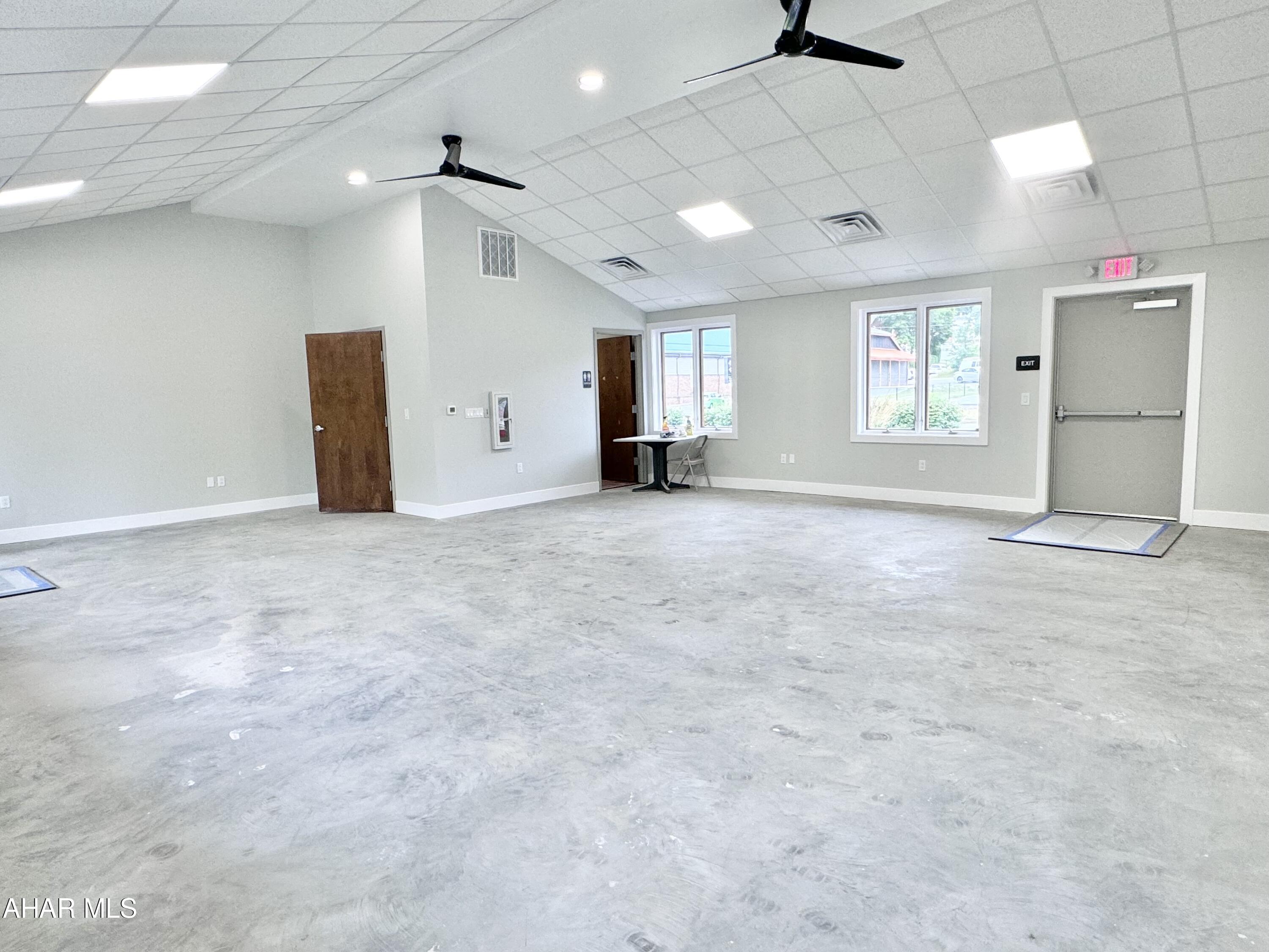 Lakemont - Commercial Lease