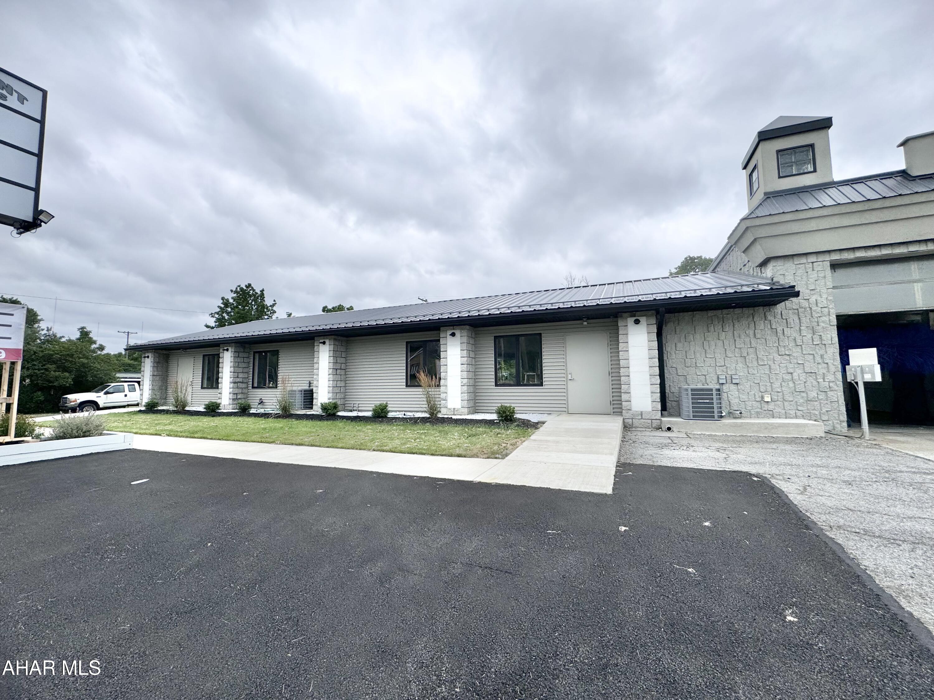 Lakemont - Commercial Lease