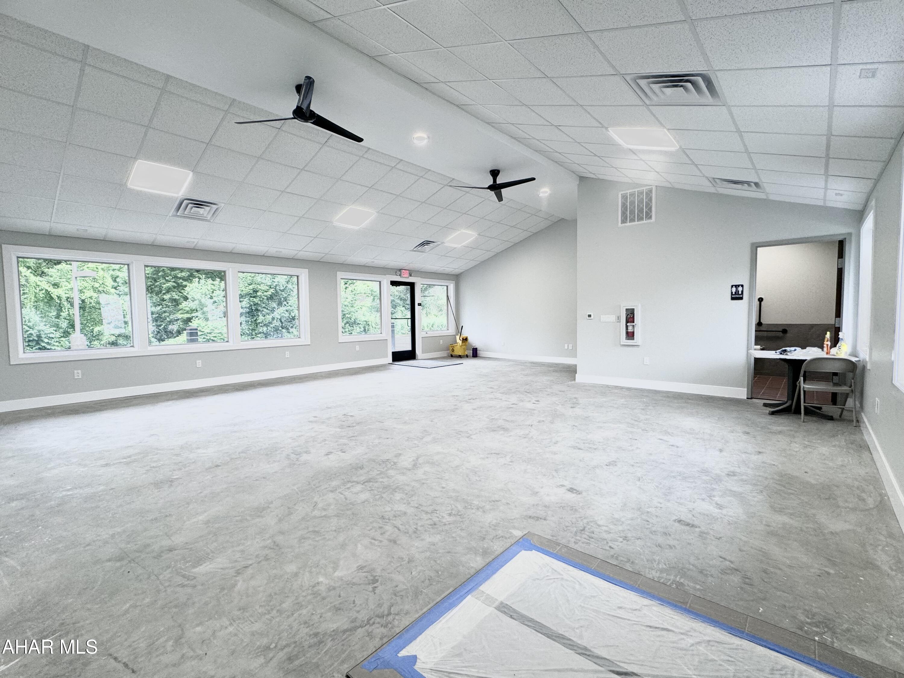 Lakemont - Commercial Lease