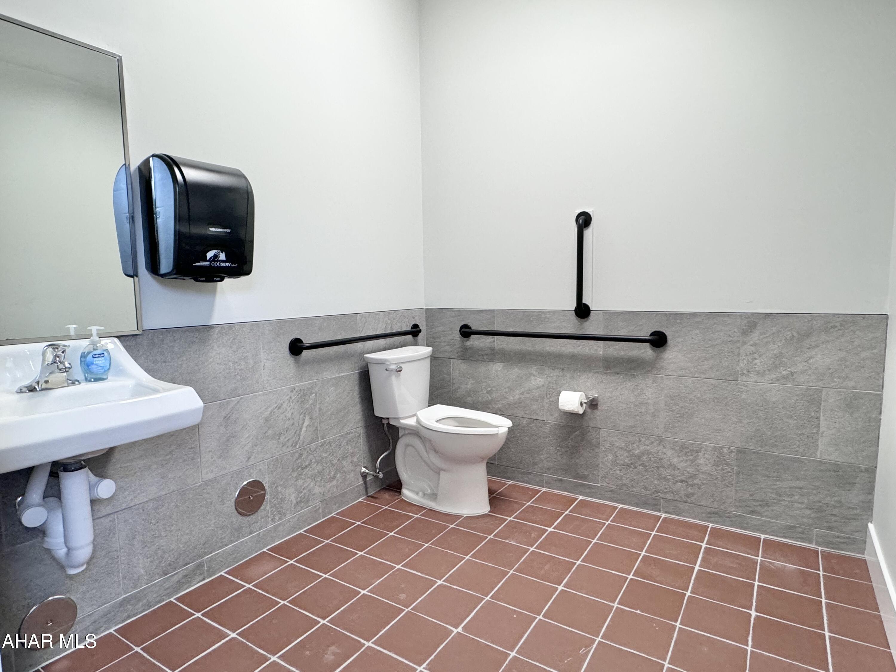 Lakemont - Commercial Lease