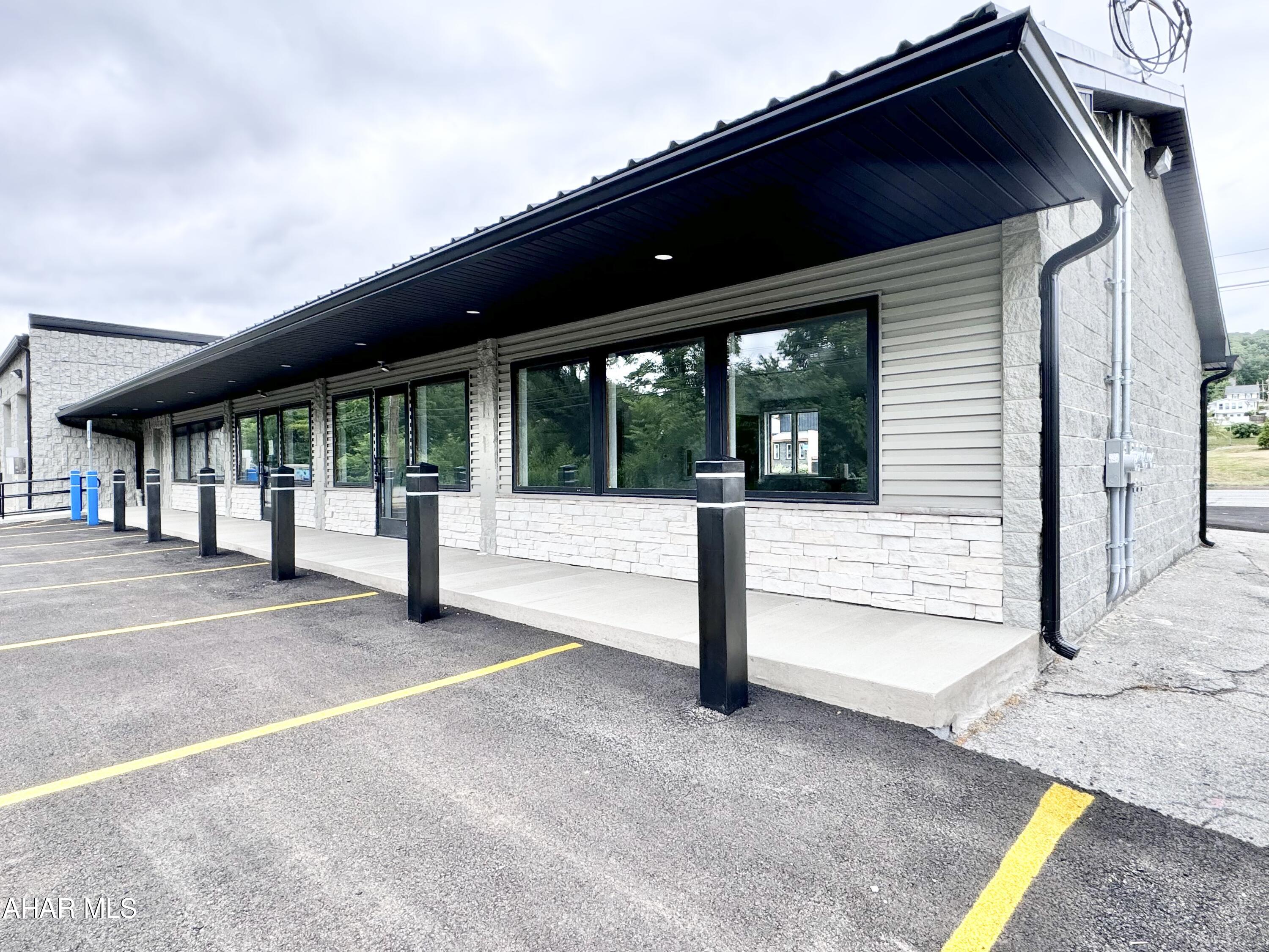 Lakemont - Commercial Lease