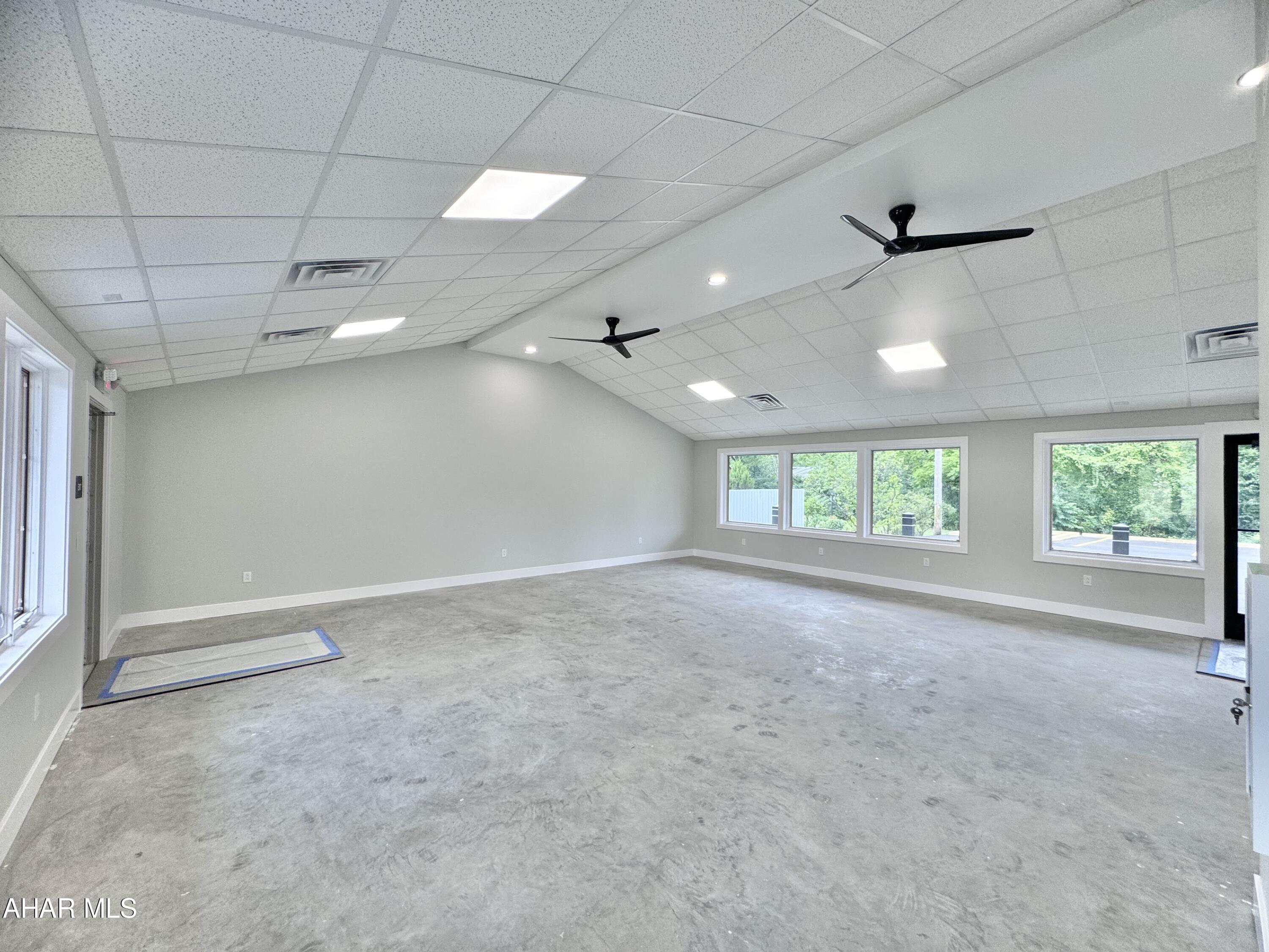 Lakemont - Commercial Lease