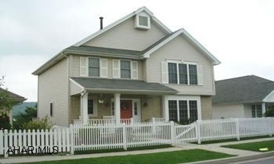 THIS 2 STORY, 3 BED, 2.5 BATH HOME HAS BEEN METICULOUSLY MAINTAINED. FULLY FINISHED DAYLIGHT LOWER LEVEL. FAMILY ROOM WITH GAS FIREPLACE AND WET BAR. HOUSE NEWLY CARPETED. DECK WITH GREAT VIEW. BLACK TOP OFF STREET PARKING. THIS 2 STORY, 3 BED, 2.5 BATH HOME HAS BEEN METICULOUSLY MAINTAINED. FULLY FINISHED DAYLIGHT LOWER LEVEL. FAMILY ROOM WITH GAS FIREPLACE AND WET BAR. HOUSE NEWLY CARPETED. DECK WITH GREAT VIEW. BLACK TOP OFF STREET PARKING.