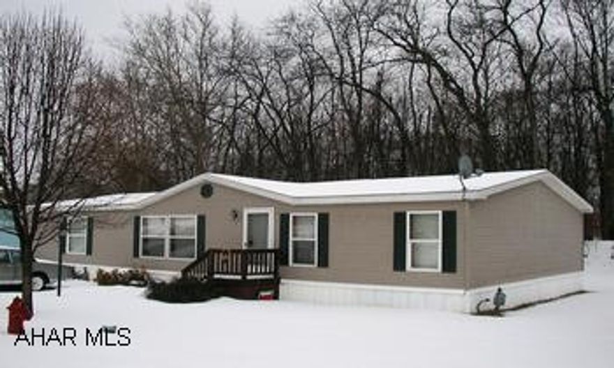 SPACIOUS 3 BEDROOM, 2 BATH 1997 COLONY DOUBLEWIDE WITH COVERED REAR DECK. INCLUDES ALL APPLIANCES PLUS SHED. LOT RENT INCLUDES WATER AND SEWER, TRASH AND SNOW REMOVAL. CALL ELLEN 937-0062. SPACIOUS 3 BEDROOM, 2 BATH 1997 COLONY DOUBLEWIDE WITH COVERED REAR DECK. INCLUDES ALL APPLIANCES PLUS SHED. LOT RENT INCLUDES WATER AND SEWER, TRASH AND SNOW REMOVAL. CALL ELLEN 937-0062.