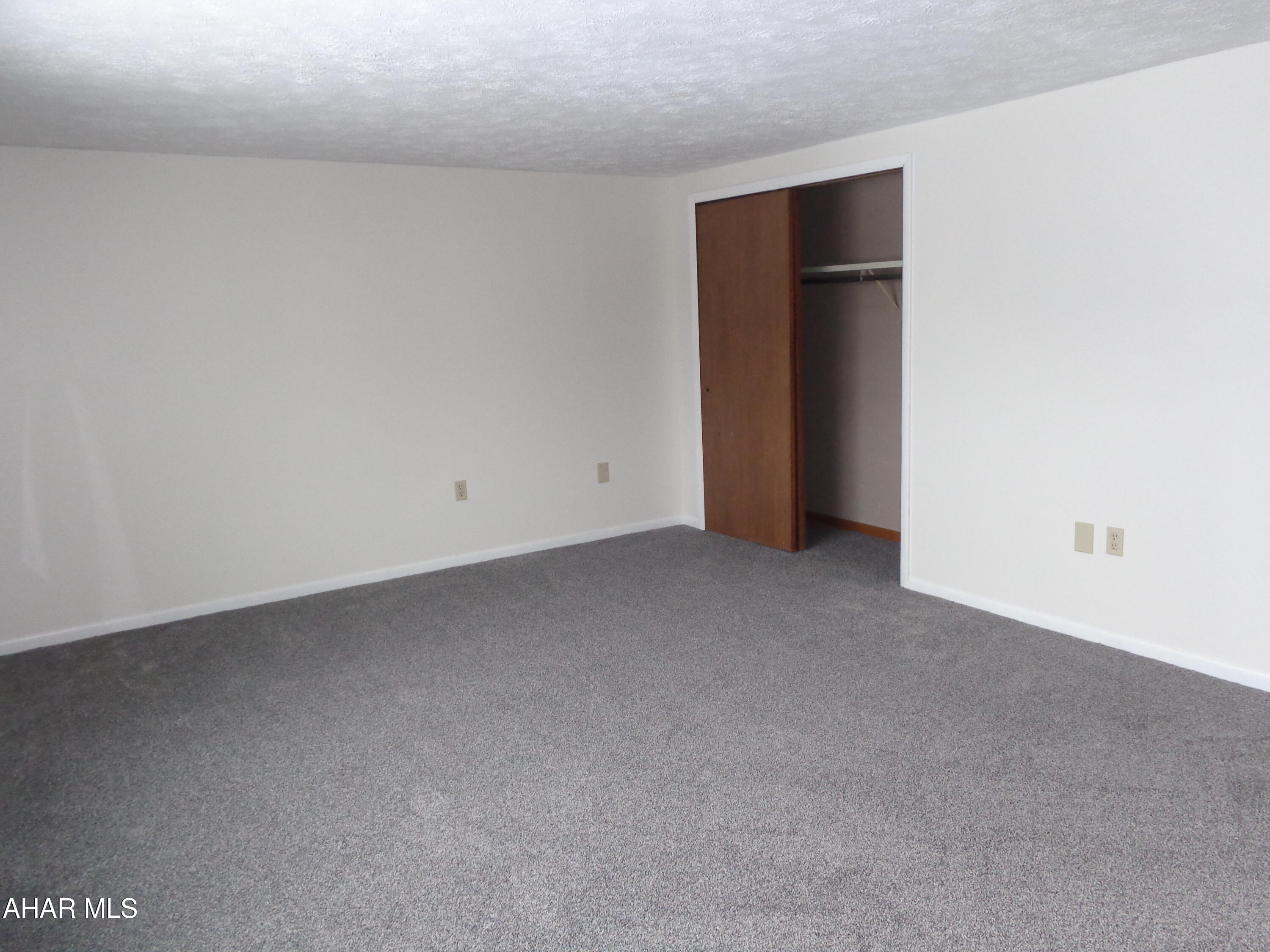 Maple Hollow - Residential