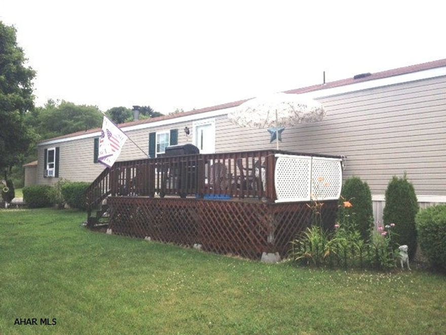 Very nice 14x70 Skyline single-wide mobile home. 3 bedrooms and 1 full bath and 1 half bath make this a great starter home or for someone looking to downsize. Nice quiet area in Altoona School District. Come see what all this home has to offer.