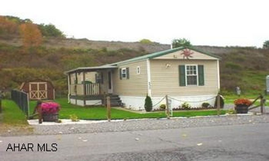 Excellent condition! Absolutely beautiful interior, newer roof, new carpet. Call Bob Klein for more info 931-9379. Excellent condition! Absolutely beautiful interior, newer roof, new carpet. Call Bob Klein for more info 931-9379.