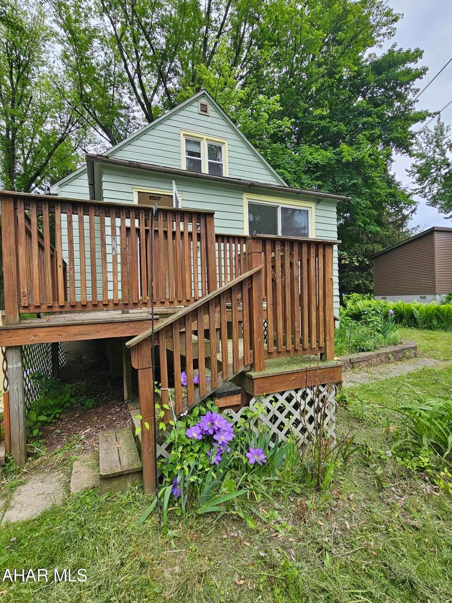 Calling all investors and DIY enthusiasts! This 2-bedroom, 1-bath home with a bonus room is bursting with opportunity. Located in the heart of East Freedom, this property needs some TLC but offers an opportunity to build your vision. Whether you're looking for your next flip, rental property, or a place to call home while you renovate, this house checks all the boxes.
Inside, you'll find a functional layout, including a versatile bonus room that could easily become a home office, third bedroom, or hobby space. The home sits on a manageable lot with space for outdoor living and future landscaping projects.
Bring your toolbox and imagination—this is your chance to transform a diamond in the rough into a polished gem. Property being sold in its current condition.