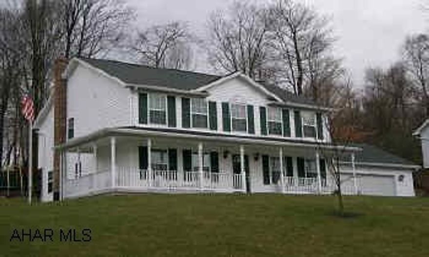 2 STORY 4 BR, 2.5 BATH HOME ON 1/2 ACRE. PARKVIEW ESTATES. GREAT LOT 1/2 ACRE WITH PRIVACY.