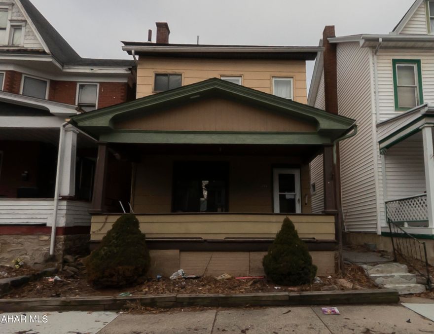 Charming and affordable! This 3-bedroom home in Altoona offers a fantastic opportunity for those looking for a retro-inspired renovation. Featuring a detached 1-car garage, a covered front porch, and a private backyard, this home provides both convenience and outdoor enjoyment.
Inside, you'll find a classic kitchen with original metal Geneva cabinets—perfect for a vintage rehab or modern update. A mudroom at the rear entry adds extra functionality. 
Conveniently located near amenities, this home is ready for your personal touch! 


All offers from interested buyers must be entered online at www.auction.com for the duration of the time that this property is in auction. Registration to bid is now available on the property's listing page on www.auction.com