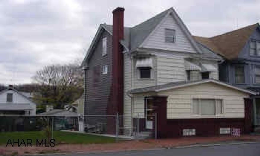 The lot at 2611 7th avenue (25X60) ia also Included