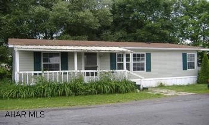 2001 SHYLINE 2001 SKYLINE...RENTED LOT MOVE OR KEEP THERE....LOT RENT 180 MONTHLY