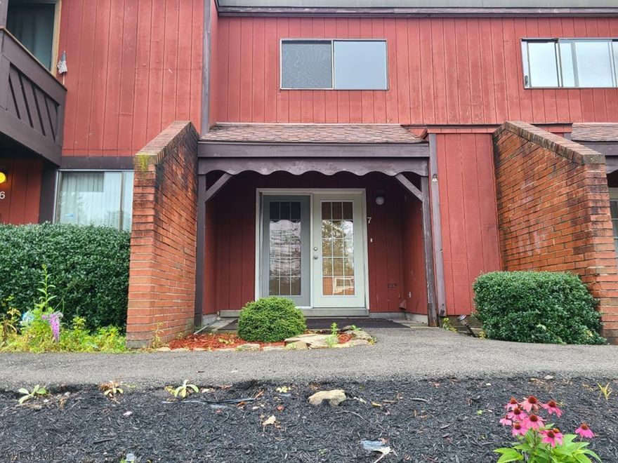 Currently being used as a rental property, great for student housing, first time home buyer, or someone looking to downsize. Many options for this nicely updated and maintained property. Call today to see the inside