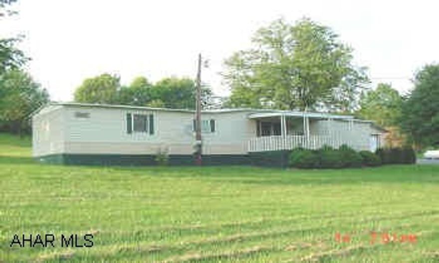 mobile home w/ addition & 2 car garage on 1 + Ac. 3 Br., 2 Ba, mobile home w/ additioin, 2 garage on 1 + Ac.
