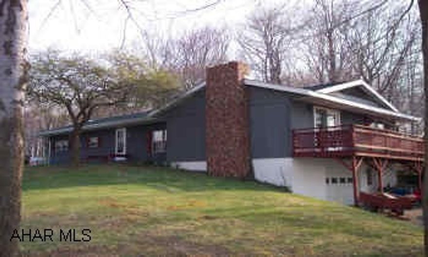 one story home on outside of Carrolltown towards Ebensburg.  New roof.  Move in condition.lot size is approx. 100'x150'&100'x100' one story home on oustside of Carrolltown towards Ebensburg.  New roof. Move in condition.lot size is approx 100'x150'&100'x100'