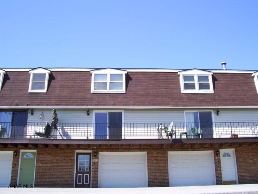 Well maintained 2 bedroom townhouse in beautiful Maple Hollow Townhouses. All appliances included, garage.  $140./mo Association fee includes swimming pool, lawn care, snow plowing, trash removal, fire insurance.