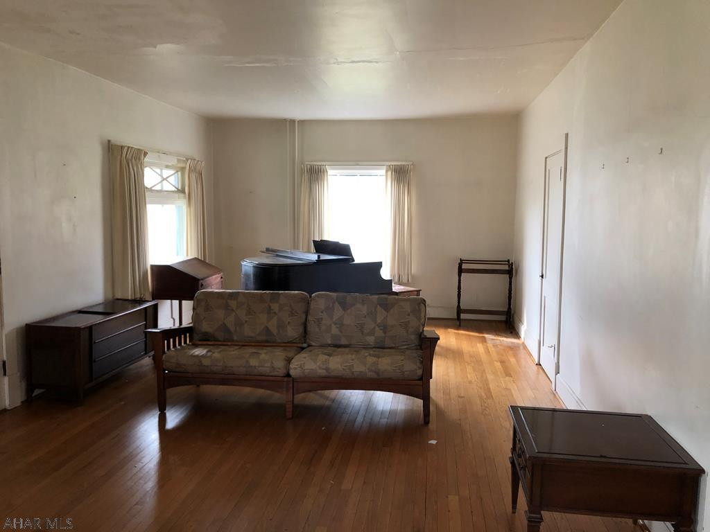 Llyswen - Residential