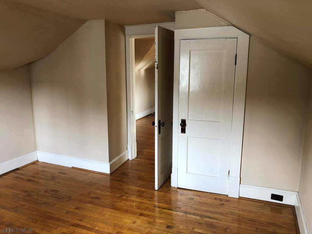 Llyswen - Residential