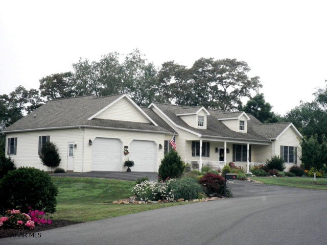 Hawthorne Manor - Residential