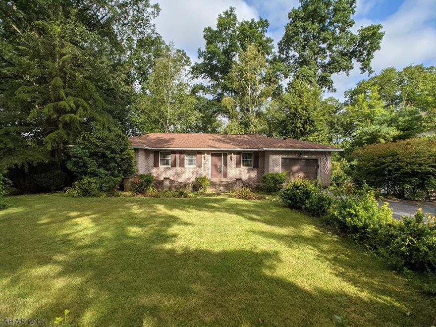 Bellmeade brick and vinyl 1 story on over 1/2 acre private, level lot. Formal living room and dining room, eat-in kitchen w/ dining peninsula, den, sunroom/Florida room, 3 bedrooms and 2 full baths on on first floor including ensuite with double sinks and walk-in closet. 1 car attached garage, large front patio, huge finished basement with family room and bar. Sale includes transferable AHS home warranty with coverage through 5/25/2022.