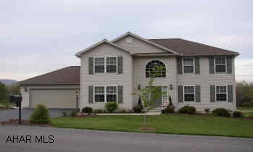 PARKVIEW ESTATES. PRIDE OF OWNERSHIP ABOUNDS! THIS BEAUTIFUL 4BR FEATURES EXTRAS LIKE NEW HARDWOOD FLOORING, NEWER UPGRADED LIGHTING FIXTURES, PROFESSIONAL GRADE INTERIOR PAINTING THROUGHOUT & TASTEFUL LANDSCAPING. THIS OWNER HAS VASTLY IMPROVED THIS BEAUTIFUL HOME FOR THE NEXT OWNER!