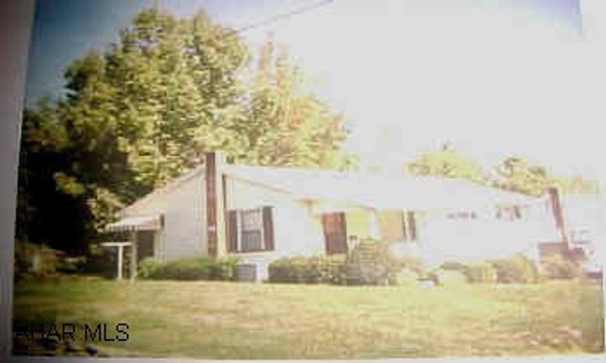 Darling 2 BR 1.5 Bath ranch family room hardwood floors c/a, all appliances.  excellent condition