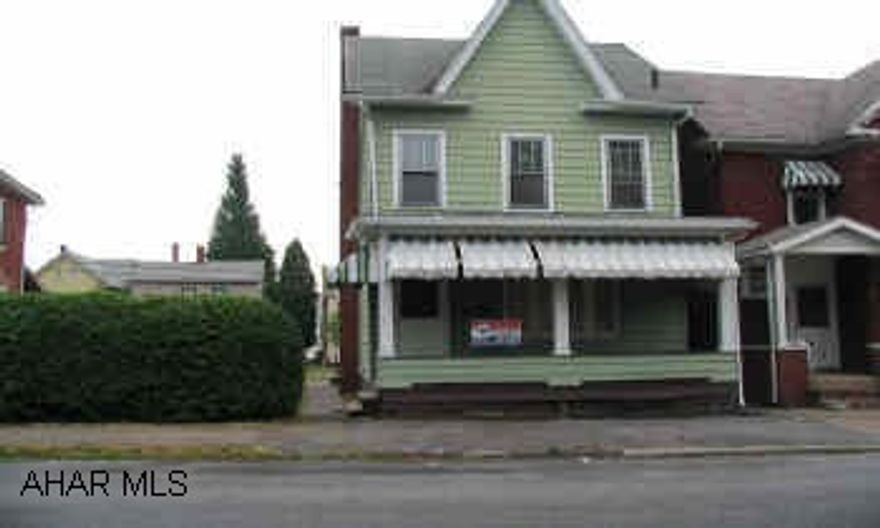 Spacious 2 or 3 Bedroom, 3rd Br. is a fin. heated attic.  Home is in the process of being freshly painted. Great Starter!  Move In Conition - Nice Area.  No App. before 7-11-05.