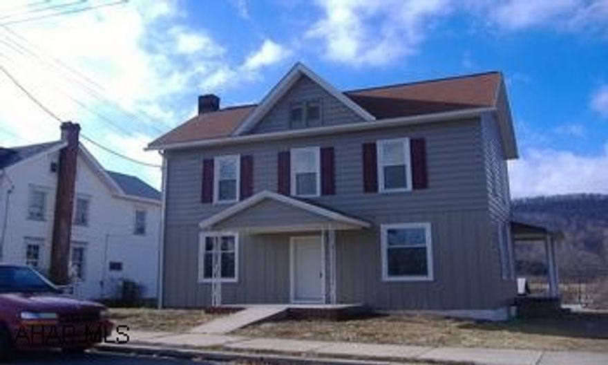 2 STORY, 3 BEDROOM , LIVINGROOM, KITCHEN , DINING ROOM...2 CAR GARAGE NEWLY REMODLED....NEW FURNACE...NEW WINDOWS....NEW FLOORING.....ALL APPLIANCES STAY....WHY RENT WHEN YOU CAN OWN.....CALL CHRISTINE TO SET UP SHOWING 937-5978