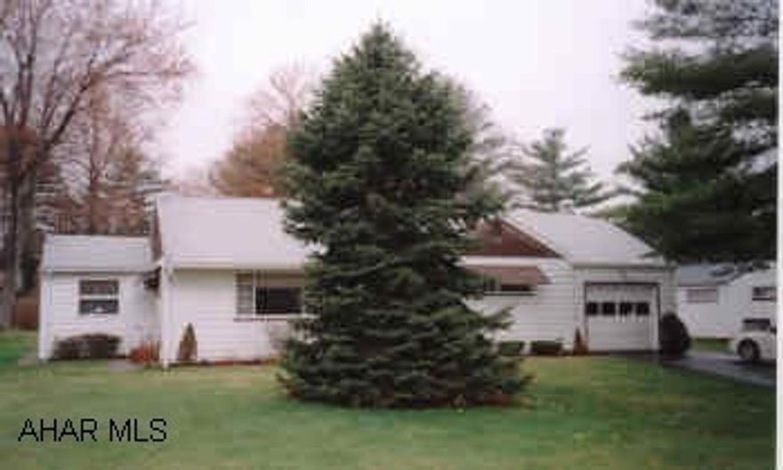 GREAT NEIGHBORHOOD, LARGE LOT 75X180, HARDWOOD FLOORS!  HOME ON CRAWL SPACE!  NICE STARTER HOME OR GREAT FOR DOWN SIZING.