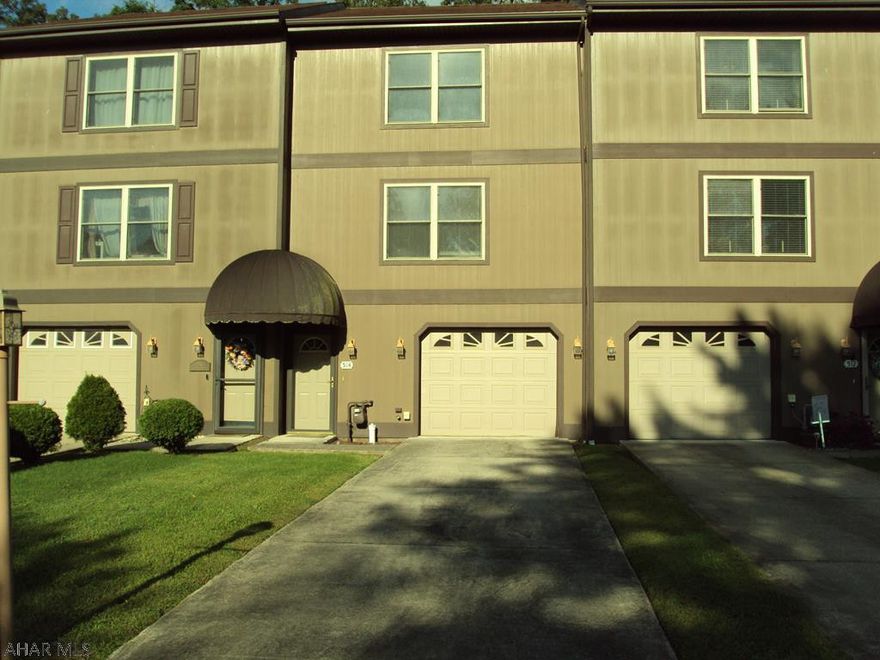 2 Bedroom, 2 Bath Townhouse in a desirable area.  Large rooms, oak kitchen, deck, garage.