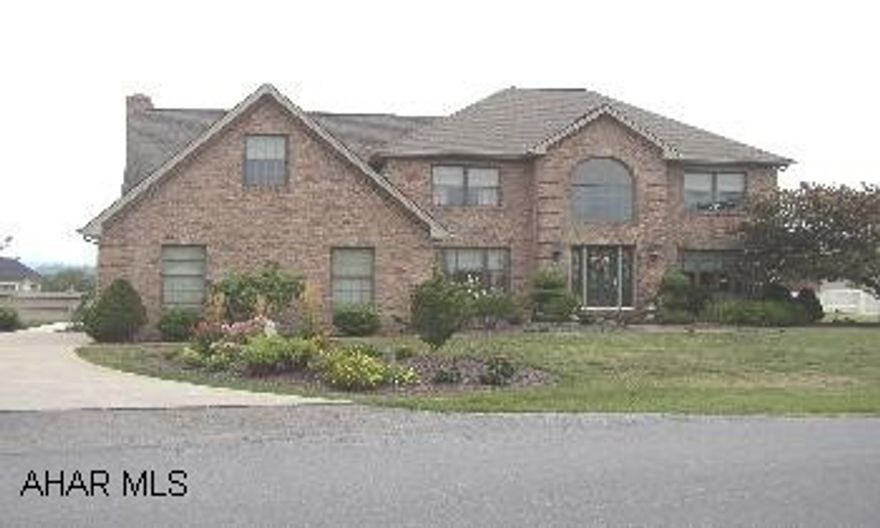 BUILDER OWNED-CUSTOM BUILT 2.5 STORY W/ OAK EAT IN KIT., FAMILY ROOM W/ VAULTED CEILINGS AND GAS FP.  HARDWOOD AND CERAMIC TILE THROUGHOUT AND SUNROOM W/ HEAT AND C/A LEADS OUT TO IPE DECK. BASEMENT W/ OAK WET BAR, 3/4 BATH AND MASONARY FIREPLACE.