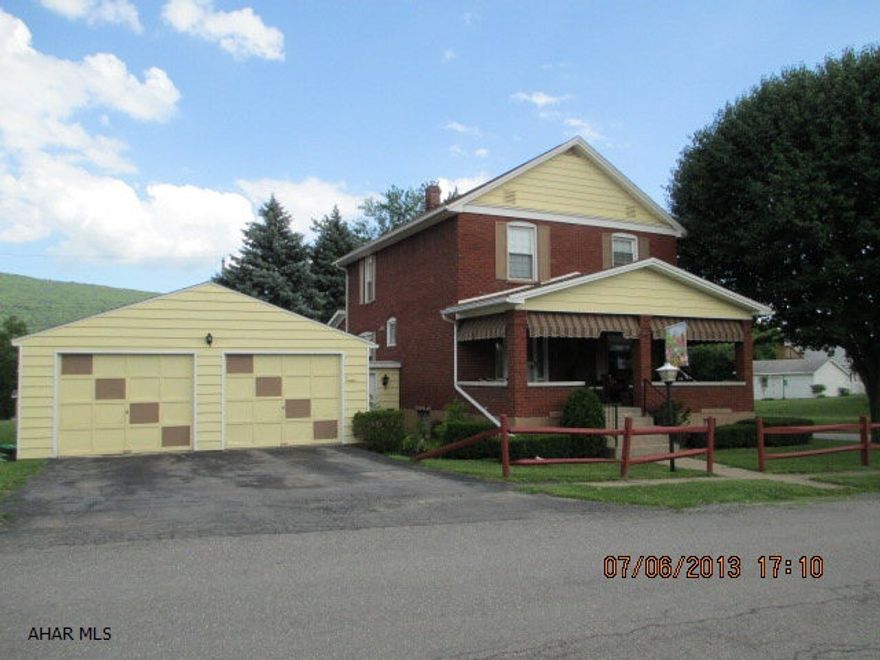 Nice Brick and Vinyl Sided home on large corner lot, house in move in condition.  1st Floor family room and 1/2 bath. Large 2 car garage with covered deck in rear, newer furnace, thermopane windows throughout. Central Air. Must see!!