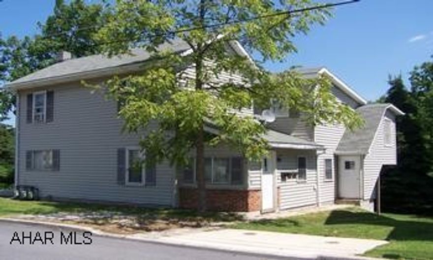 2 Story - 3 units - all rented Priced to Sell