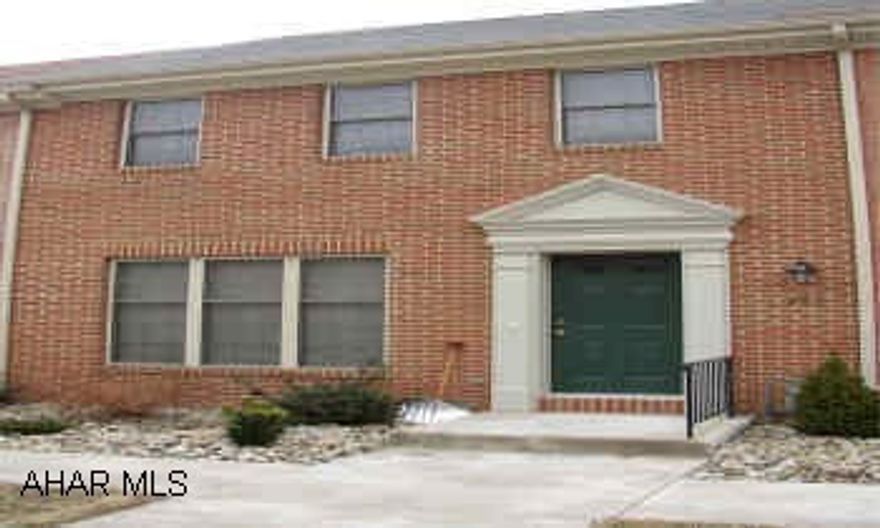 MAINTENANCE FREE LIVING, C/A, KITCHEN APPLIANCES INCLUDED.  PARKS, WALKING TRAILS IN THE BOROUGH OF HOLLIDAYSBURG.
